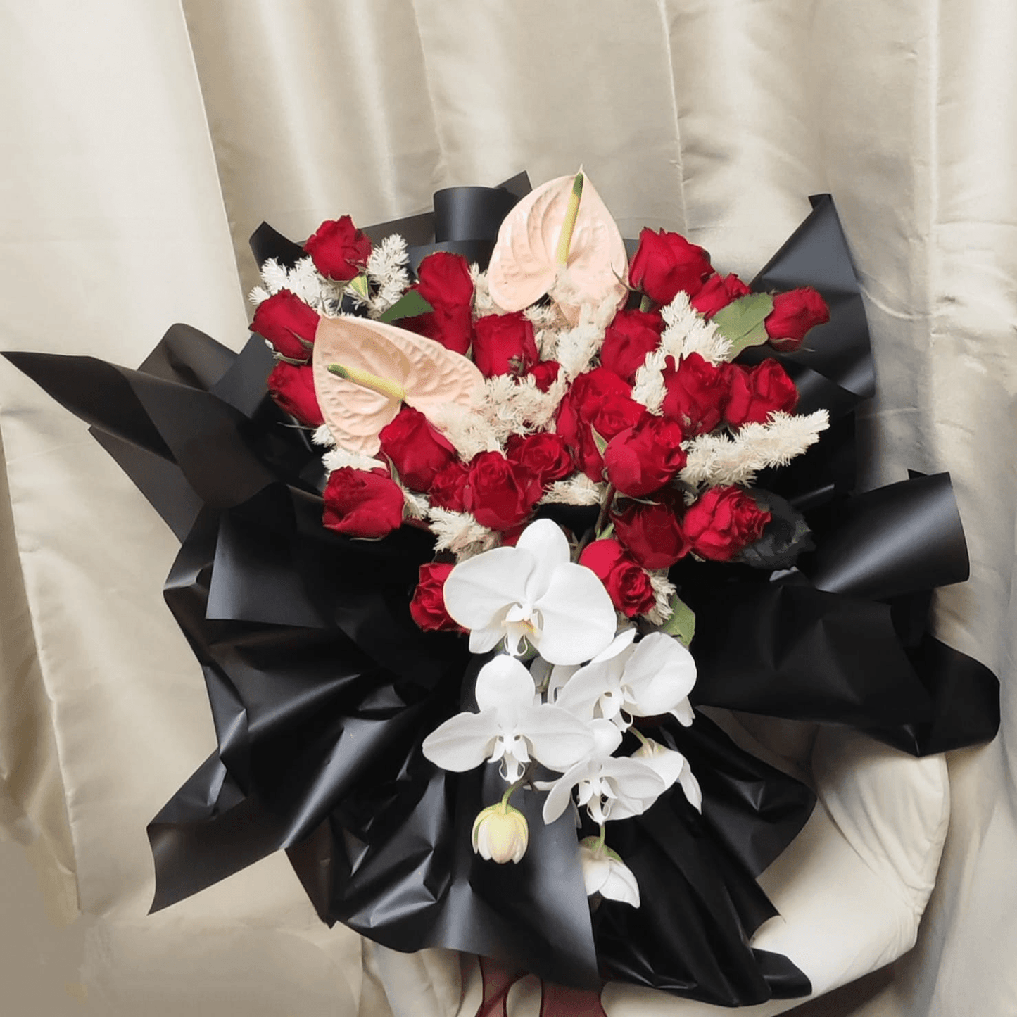 Pink Palm Bouquet 33 Red Roses Phalaenopsis Bouquet Three Lives Three Worlds Valentine's Day Bouquet Confession Bouquet – F-405 - party X party