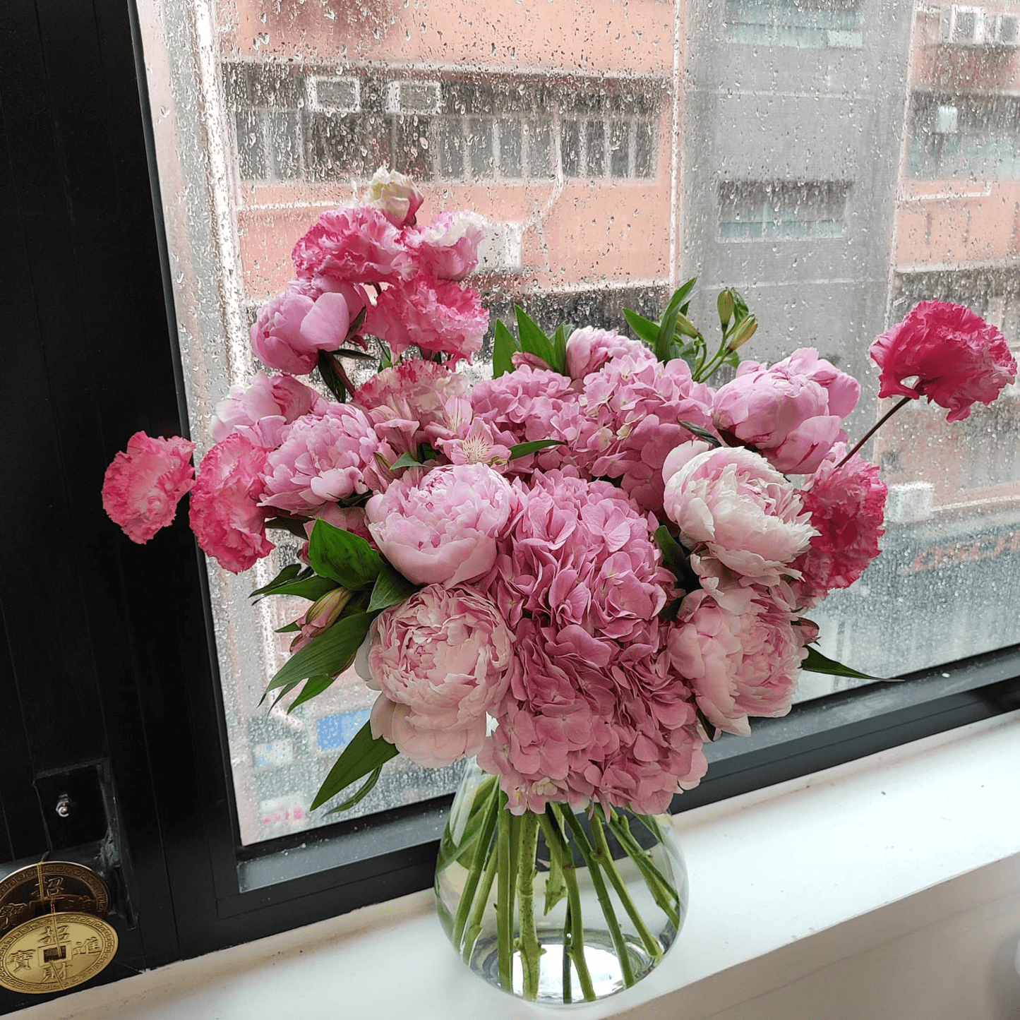 Deep pink embroidery bouquetPeony bouquetWavy pink platycodonDecorative bouquetF-420
