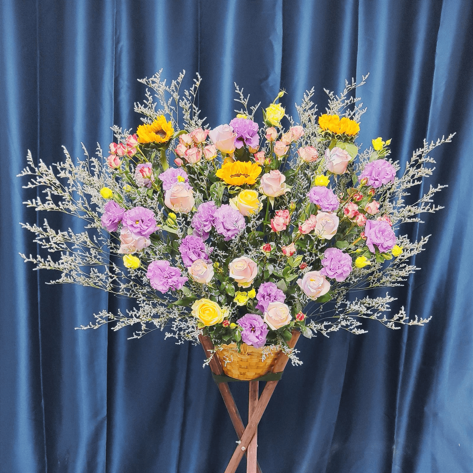 Sunflower basketUnicorn roseWave purple platycodonBlessing giftTripod stand – F-465 - party X party