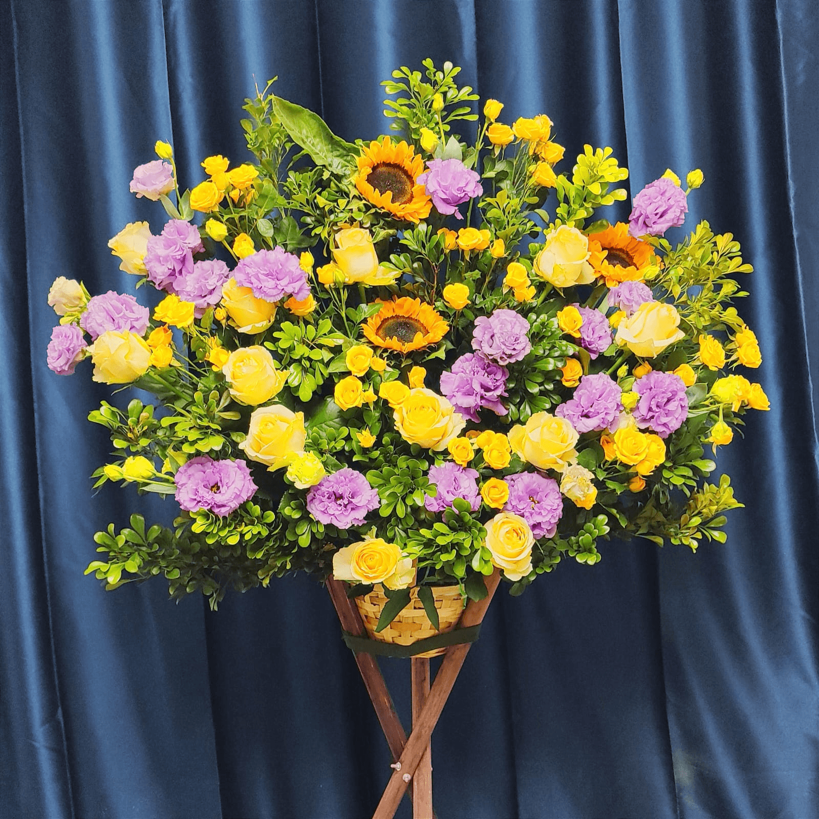 Blessing gift basket sunflower basket champagne rose basket tripod stand – F-470 - party X party