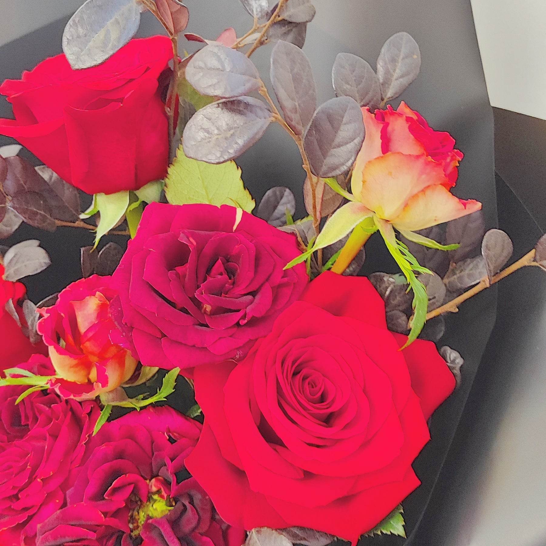 Red Rose Dark Red Small Rose Red Wood Bouquet--F-517 - party X party