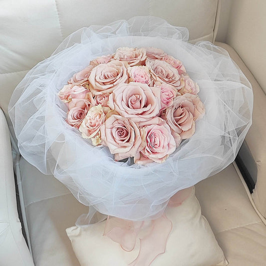 19 Pink & Dark Pink Roses with White Yarn Bouquet– F-521 - party X party