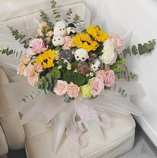 Sunflower pink rose small pink rose eucalyptus wavy white platycodon ping pong chrysanthemum doll (family of three three dogs and one cat)--F-534 - party X party