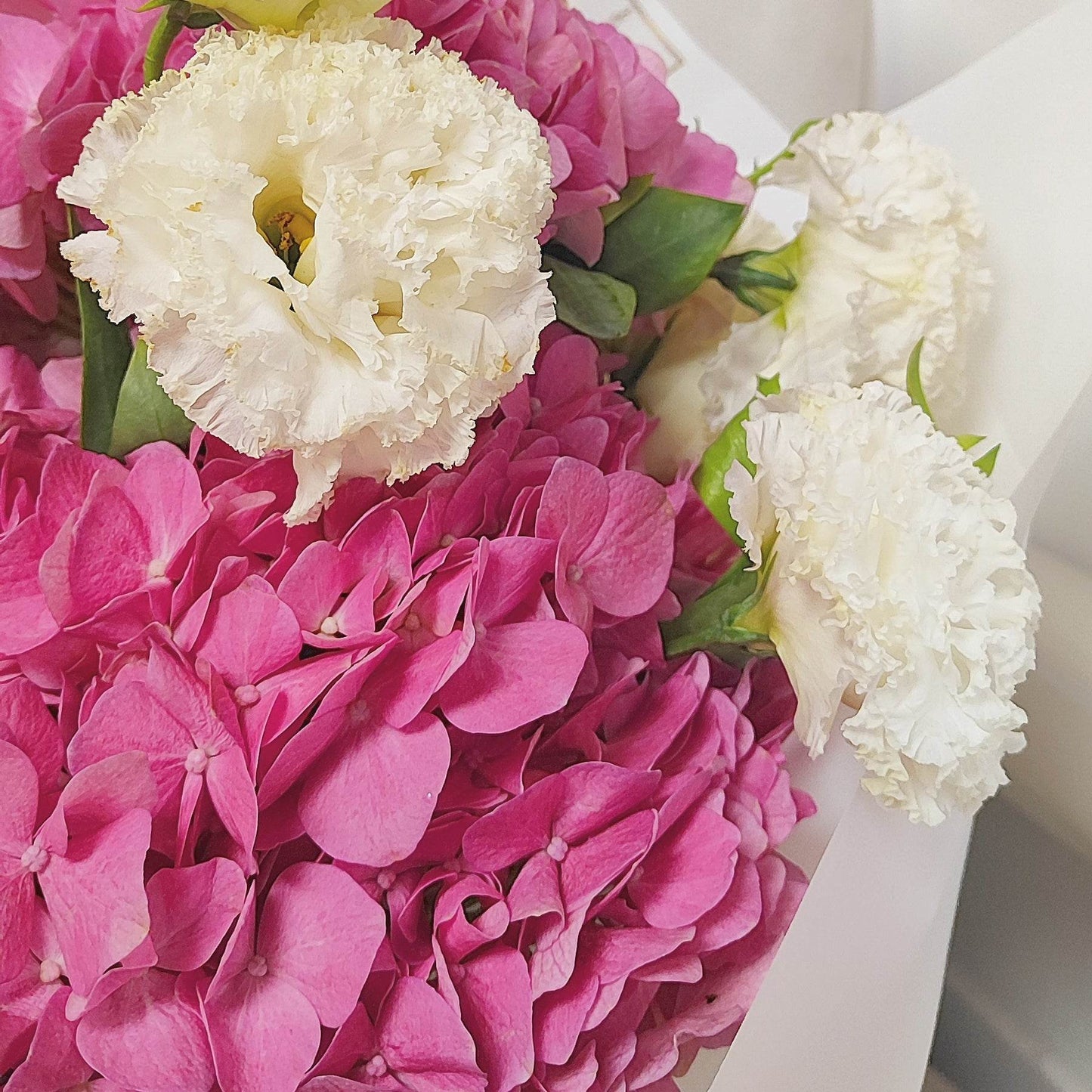 Deep pink embroidery wavy white platycodon bouquet – --F-537