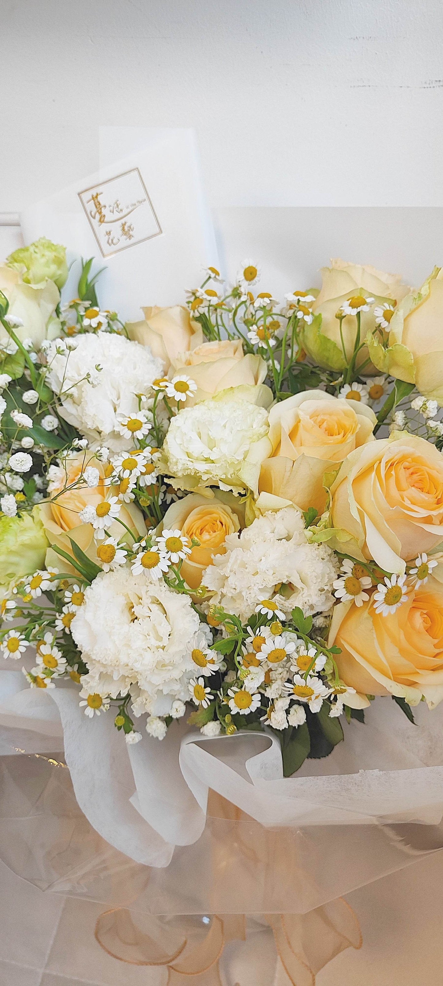 Champange Roses + Wave White Eustoma + Chamomile Bouquet--F-543 - party X party