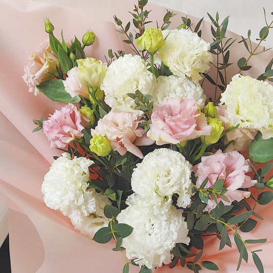 Wavy White Platycodon Grandiflorum Wavy Pink Platycodon Grandiflorum Bouquet--F-546 - party X party