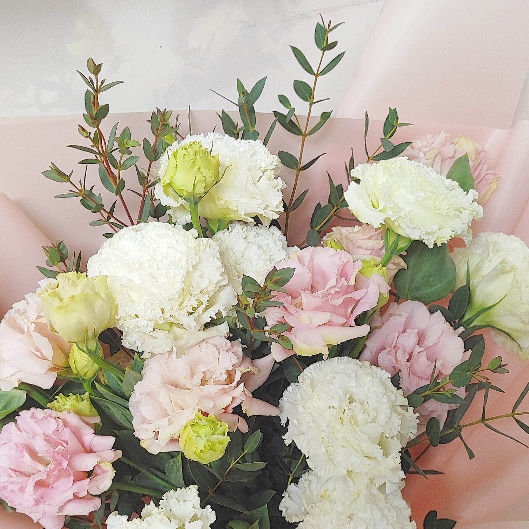 Wavy White Platycodon Grandiflorum Wavy Pink Platycodon Grandiflorum Bouquet--F-546 - party X party
