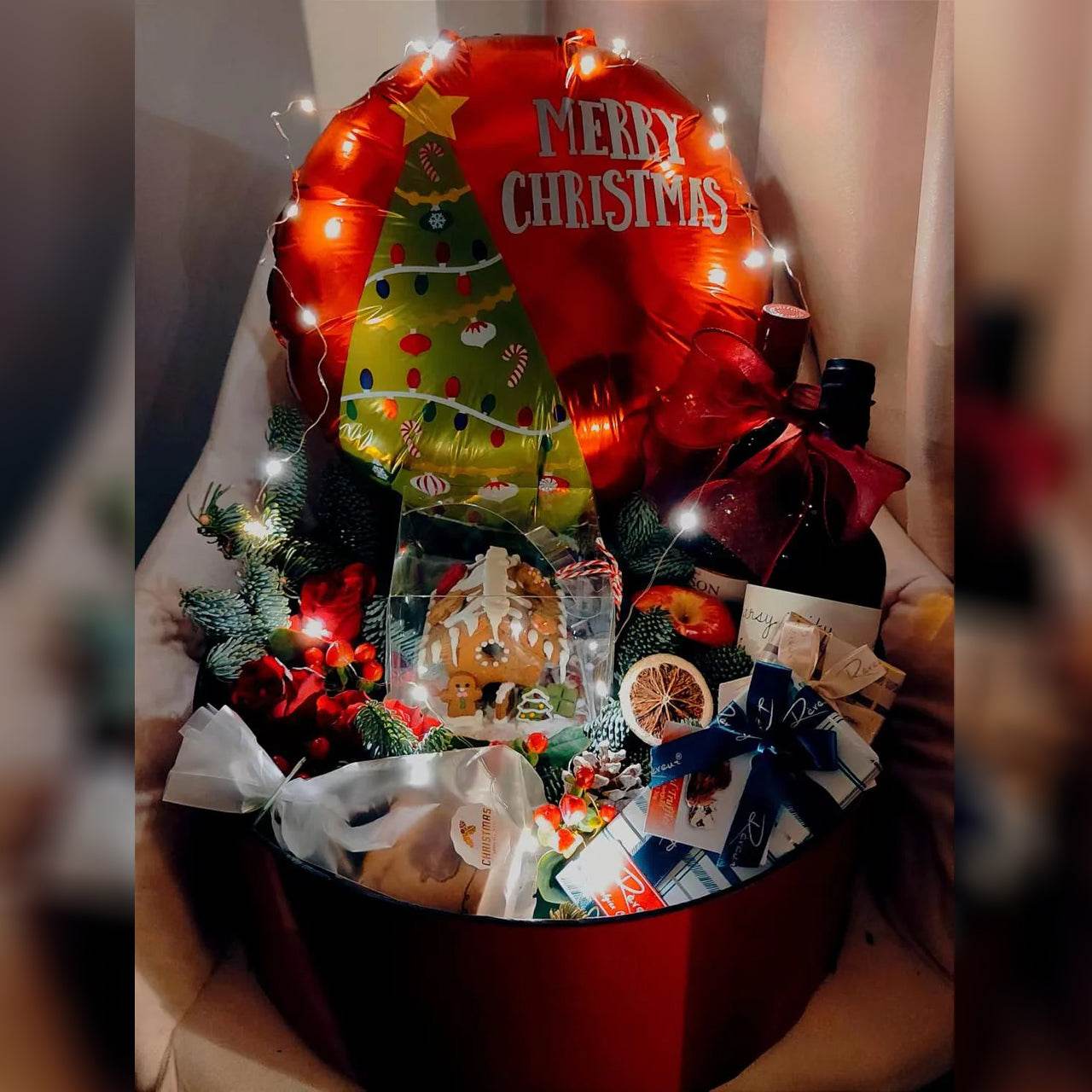 Christmas Eve Balloon & Gift Set – Exquisite Gold Foil Wine & Fruit Box – 0010