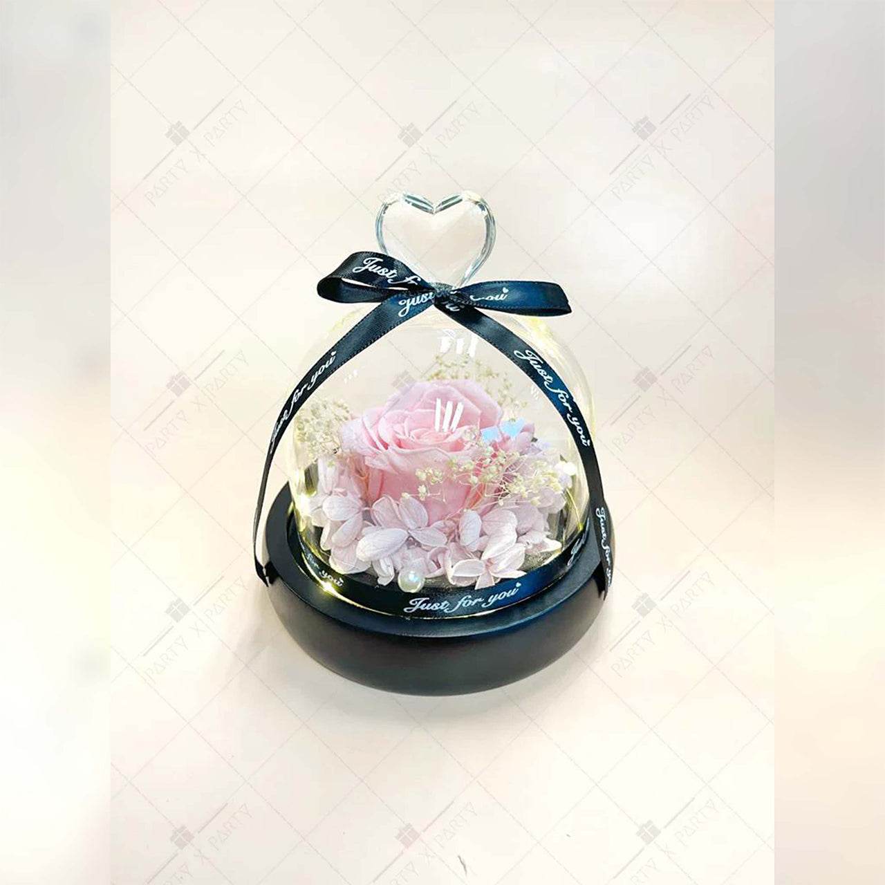Heart-Shaped Glass Gift Box with Preserved Flower Arrangement – F06 - party X party