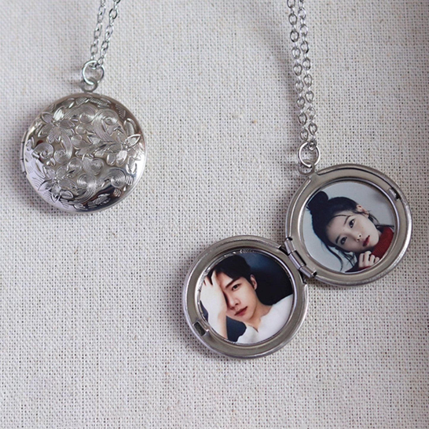 Custom Photo Titanium Steel Locket Necklace — New Fashion Couple, Best Friend, and Student Keepsake Flip Pendant Gift for Men and Women.