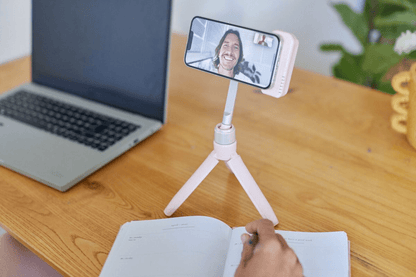 SHIFTCAM - SnapGrip Creator Kit Magnetic Mobile Phone Photography Grip with Built-in Mobile Battery Creator Kit - Pomelo Red – LP-159