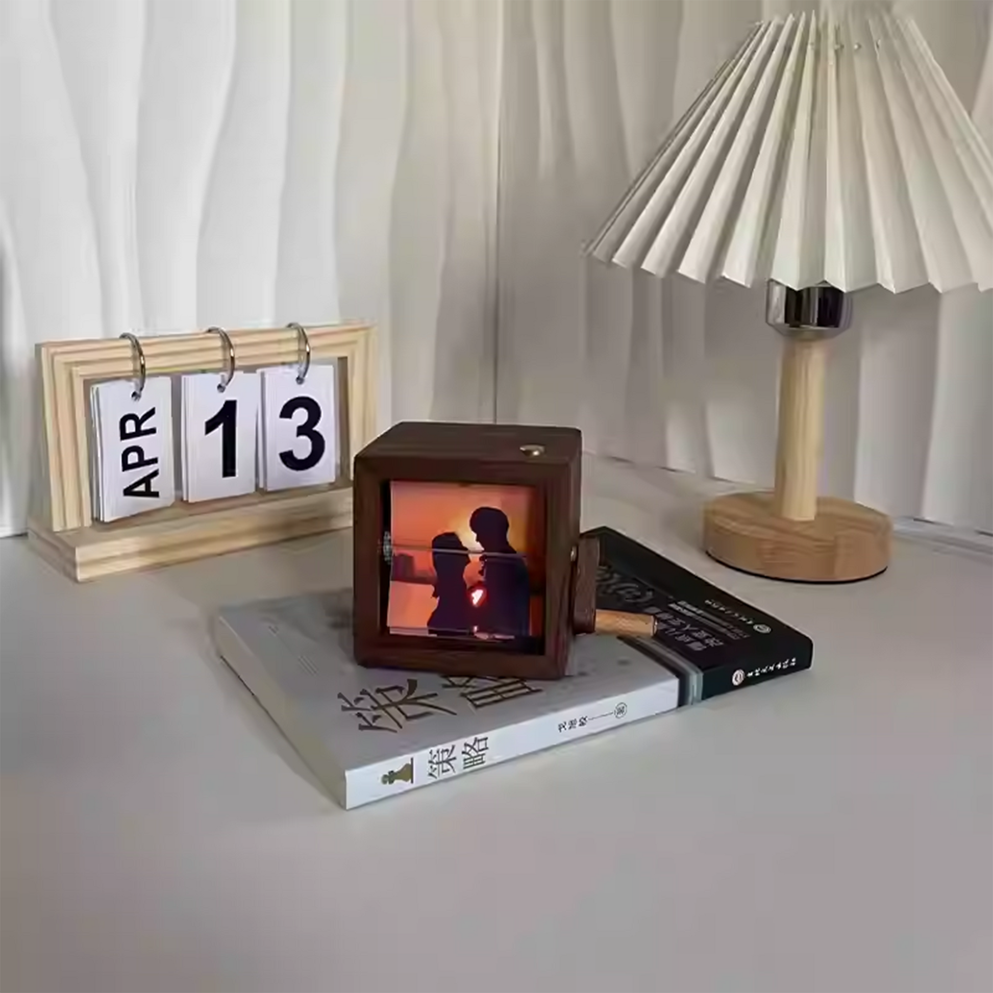 European Vintage Hand-Cranked Mechanical Moving Photo Album Wooden Frame party X party