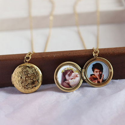 Custom Photo Titanium Steel Locket Necklace — New Fashion Couple, Best Friend, and Student Keepsake Flip Pendant Gift for Men and Women.