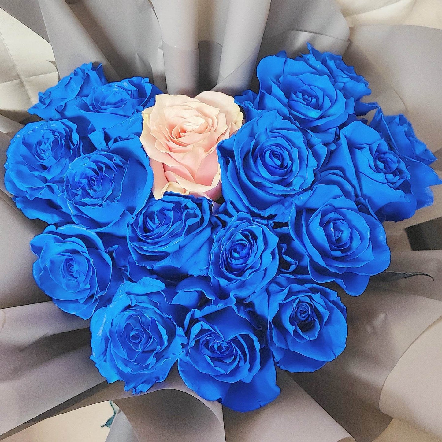 16 Blue Roses + 1 Pink Rose--F-510 - party X party