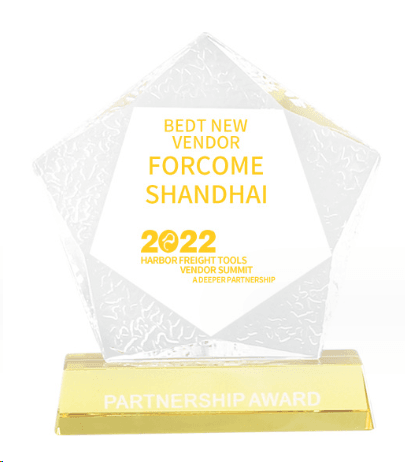 Crystal trophy Pentagonal trophy Fixed size Fixed color Can be engraved – TR-495 - party X party
