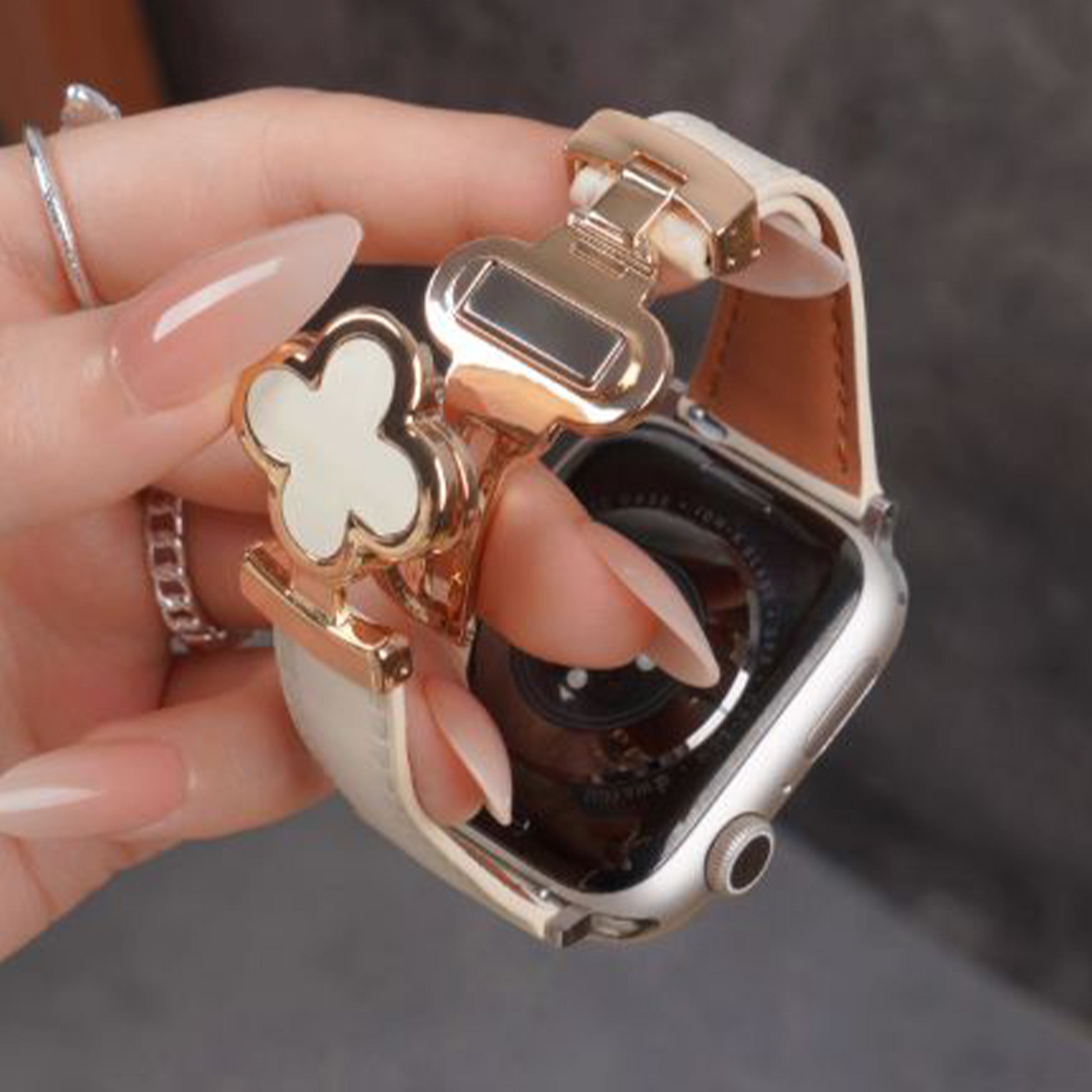 Apple Watch Summer Clover Design – Genuine Leather Magnetic Strap (Women’s) SW-22 party X party