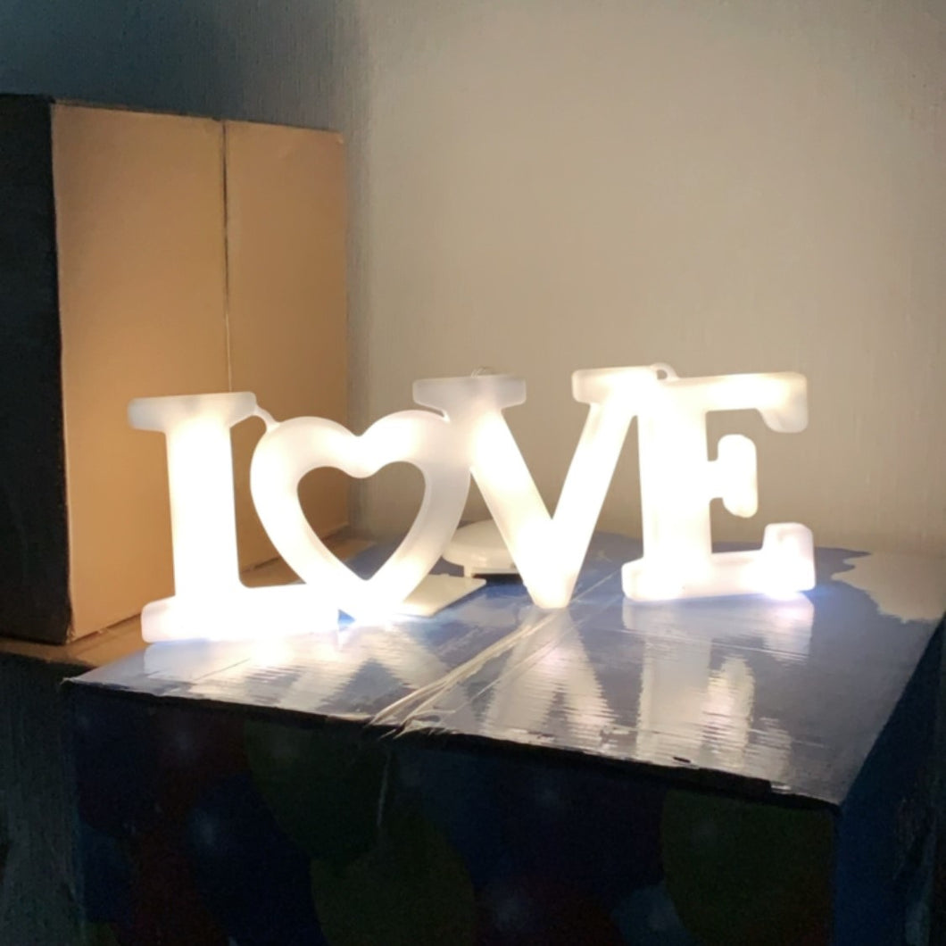 LOVE字樣閃閃燈牌 情侶求婚,紀念日裝飾佈置❣️--LED01
